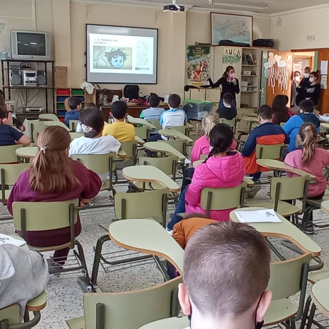 a_redime's tweet photo. Por fín hemos podido compartir los #TalleresParaLaVida en el @CeipGracia. 
Gracias al personal docente y  a esos maravillosos niños y niñas por poner tanto corazón e interés por aprender a proteger y protegerse de los abusos.
#NoPasesDeLargo
#StopAbusoSexualInfantil https://t.co/gNJItaI3DE