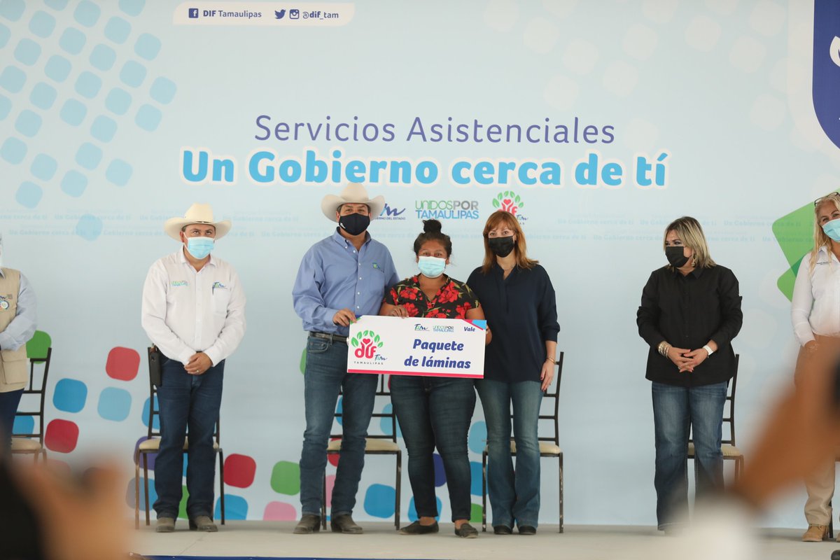 fgcabezadevaca's tweet photo. Acompañado por mi esposa @Marianagdeg, iniciamos esta tarde una gira de trabajo en el municipio de #SanFernando, llevando a las familias que más lo requieren, programas y servicios gratuitos de @gobtam y @dif_tam, a través de la brigada #UnGobiernoCercaDeTi. https://t.co/eUIumPSvjI