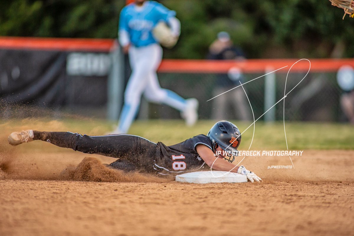JPWestMedia's tweet photo. .@HBOilerSoftball vs @SoftballMarina Game Photos are now up on https://t.co/WRcJ18onr2… #jpwestphoto #hbhssoftball #hboilers #marinasoftball #marina #marinavikings #huntingtonbeach #sunsetleague #cifss @MarinaVikings @HB_OilerSports @ocvarsity @DailyPilotSport https://t.co/OaUdY9d1u7