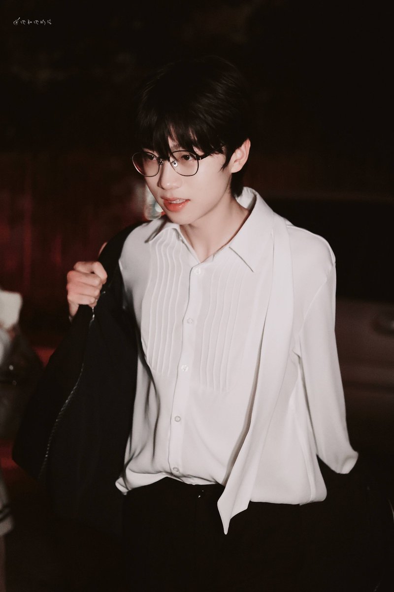 ZThaifan's tweet photo. หล่อมากค้าบ #Chuang2021 #จางเจียหยวน https://t.co/XwZ9kQKjqc
