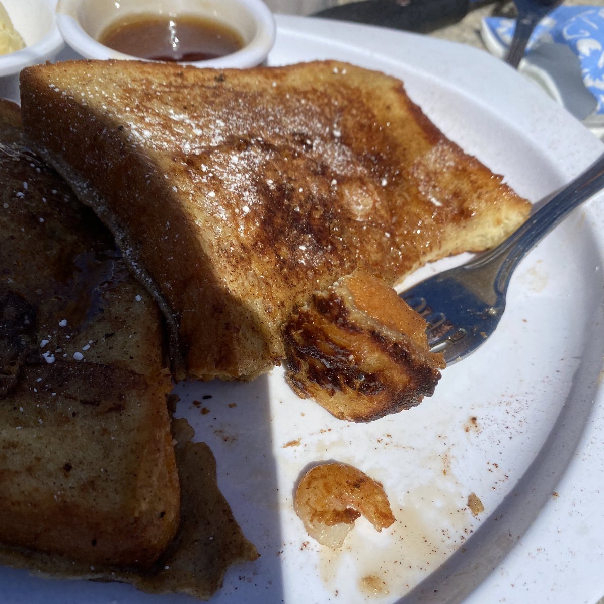 garyfromteenmom's tweet photo. I DEADASS AM AT A RESTAURANT AND SHRIMP CAME IN MY CINNAMON FRENCH TOAST THIS IS NOT A BIT https://t.co/IA5I4Rqbxx