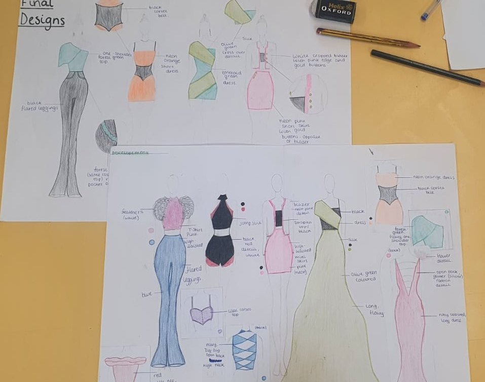 PresdalesDT's tweet photo. Well done to Year 9 today with their super design ideas....fabric samples and close up detail really bring them to life....well done Year 9 🙌🏽🙌🏽 #youngfashiondesigner #yfduk https://t.co/uISJXLQWTV