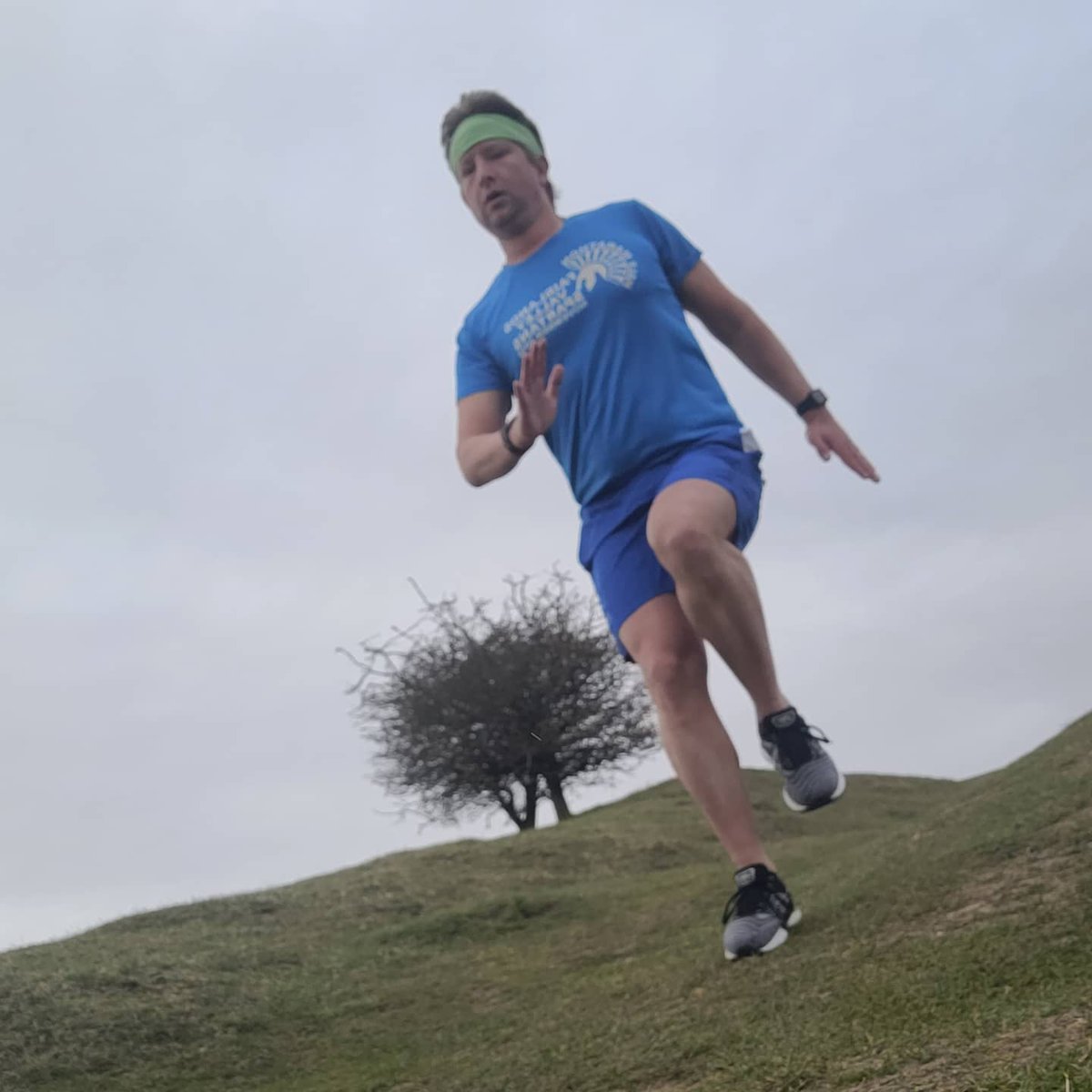 official_danik's tweet photo. Day 3 of Raised by Rams vert challenge from @AravaipaRunning, today saw me head to Pegsdon Hills  (UK). Managed to do 13.1 miles (21km) with a vert of 2667 ft/890 m.

#Raisedbyrams #Steepsquad #running #runningmotivation #FitnessMotivation #fitness #vert #stevenage https://t.co/zCUdJsSUuF