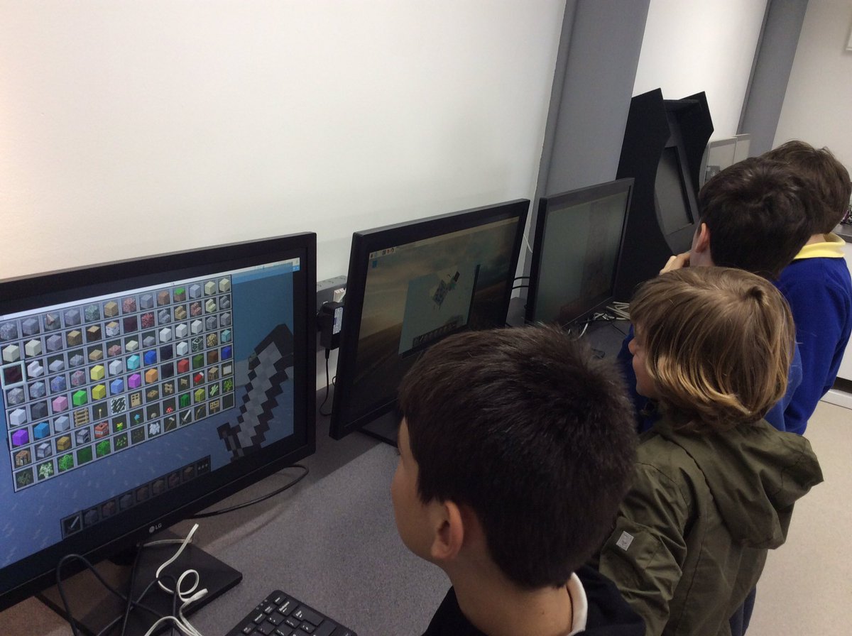 So now the planters have been made <a href="/PiCodeandChips/">Bill Harvey</a> after school club connected and fired up the old #raspberrypi computers in the new #maker space. Didn’t take them all long to find #Minecraft Pi version. 😂😂 Next week #Python #wildlifephotography cameras