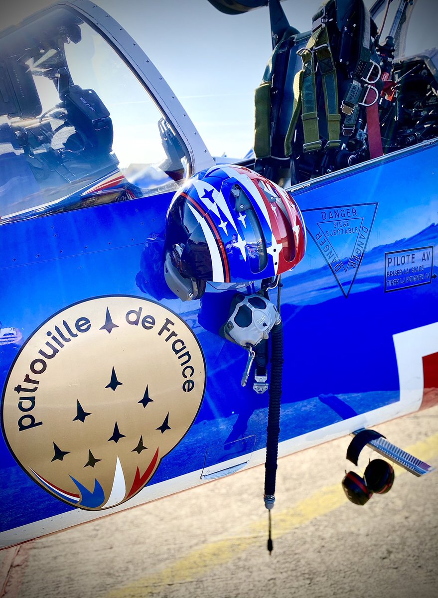 Vinceltu's tweet photo. @MontdeMarsan fière de sa #BA118 surtout lorsque @salondeprovence lui prête sa @PAFofficiel pour s’entraîner sous le soleil #Landais @Armee_de_lair https://t.co/5dTkKwMiDE