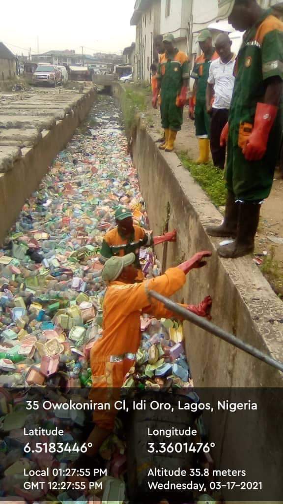 Kudos to the Marine Unit of the Lagos State Waste Management Authority  (LAWMA) for clearing the canals and drainage in Akobi Crescent Surulere, Lagos. We need more of this in Lagos.  <a href="/IOdumboni/">Ibrahim Adejuwon Odumboni</a> <a href="/Lawma_gov/">LAWMA</a> great job. #LAWMA #KeepLagosClean #ForAGreaterLagos #wmc #CleanerEko