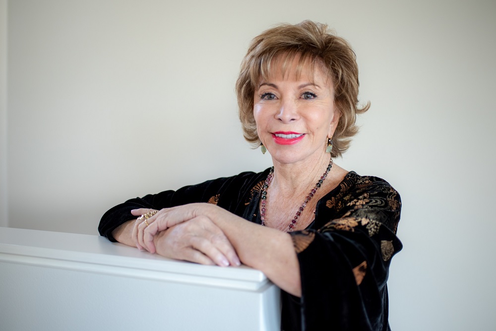 San Antonio Book Festival announces addition of Isabel Allende to lineup 
saexaminer.org/2021/03/24/san… @SABookFestival #sanantoniobookfestival #isableallende #booknews #festivalnews #thesoulofawoman