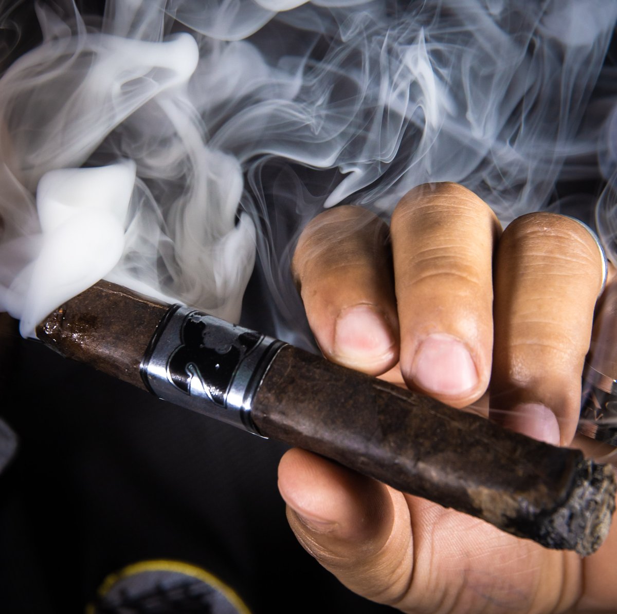 drewestatecigar's tweet photo. Over 20 years in the game and ACID is still keeping it fresh #De4L #ExperienceACID https://t.co/34r5gS1tlI
