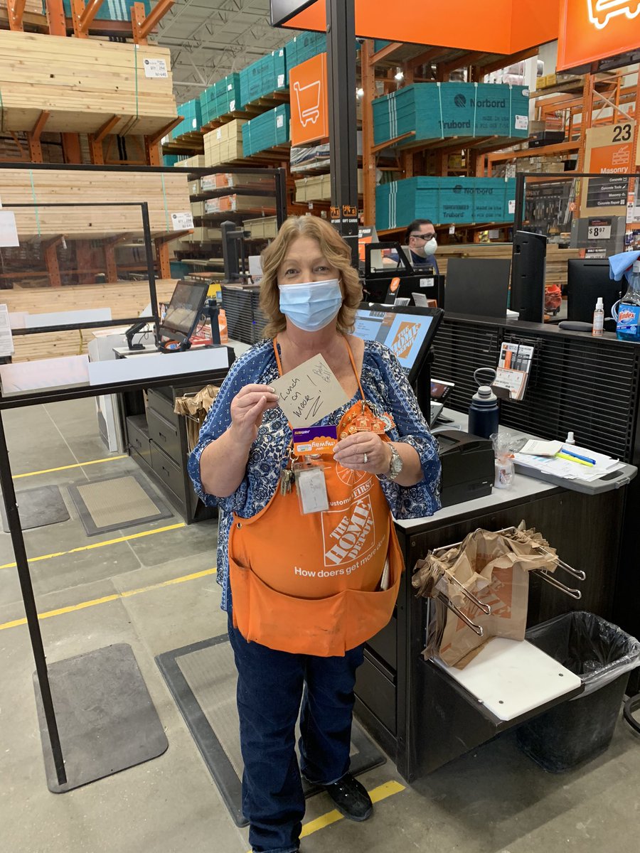 MDep26's tweet photo. Rebecca, pro cashier at 3008 won the “Lunch on Moose” challenge, she handed me an empty pack of HVAC coupons before her shift ended! Subway gift card it is!!! Way to go! #rockstarsof3008 #northlandpride @andrewschilli @ShowMeShawnD196 @Melissa_DHRM196 @KohlerHomeDepot https://t.co/IrZoBr7tea