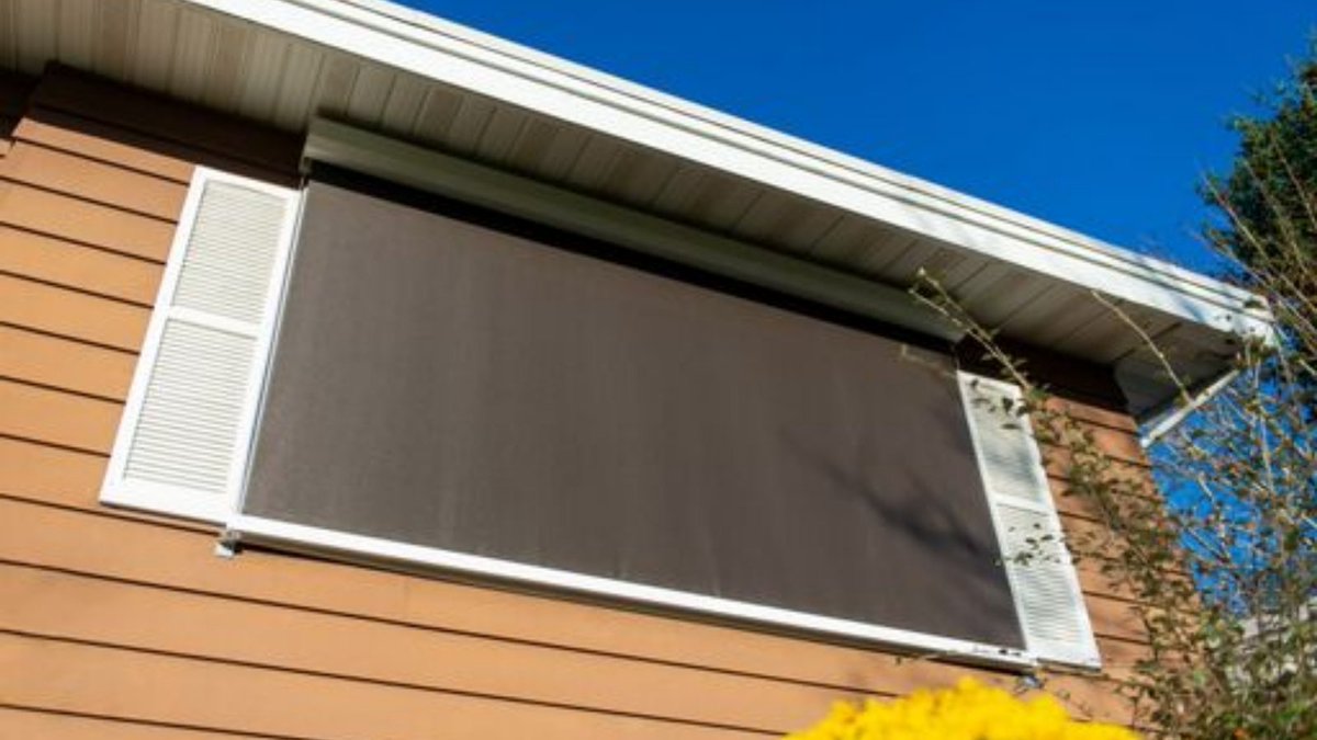 PhantomOntario's tweet photo. Hard-to-reach locations are more functional with Phantom Screens. Our motorized screens match various architectural styles and transform areas into meaningful comfortable spaces by the touch of a button. 
#architecturalstyle #hardtoreach #touchofabutton #buttoncollection #screens https://t.co/Gk3fRdJOFa