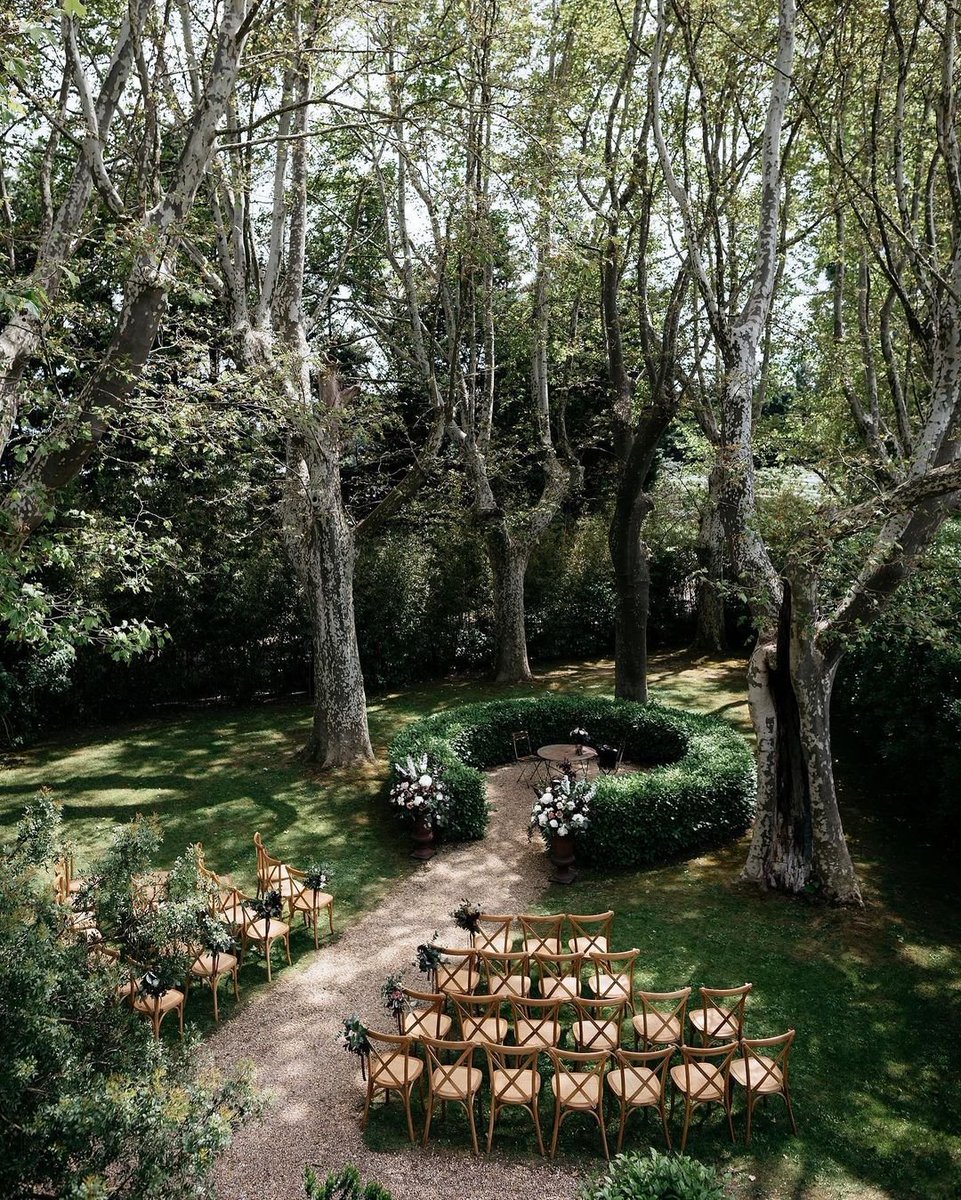 Daydreaming of a beautiful ceremony surrounded by trees in the south of France. Would you have a destination wedding? Tag a bride who would love this! 
Photo by: @katie_harmsworth
Planning: @islaandsmithbespokeweddings 
Florals: @lilaswood.