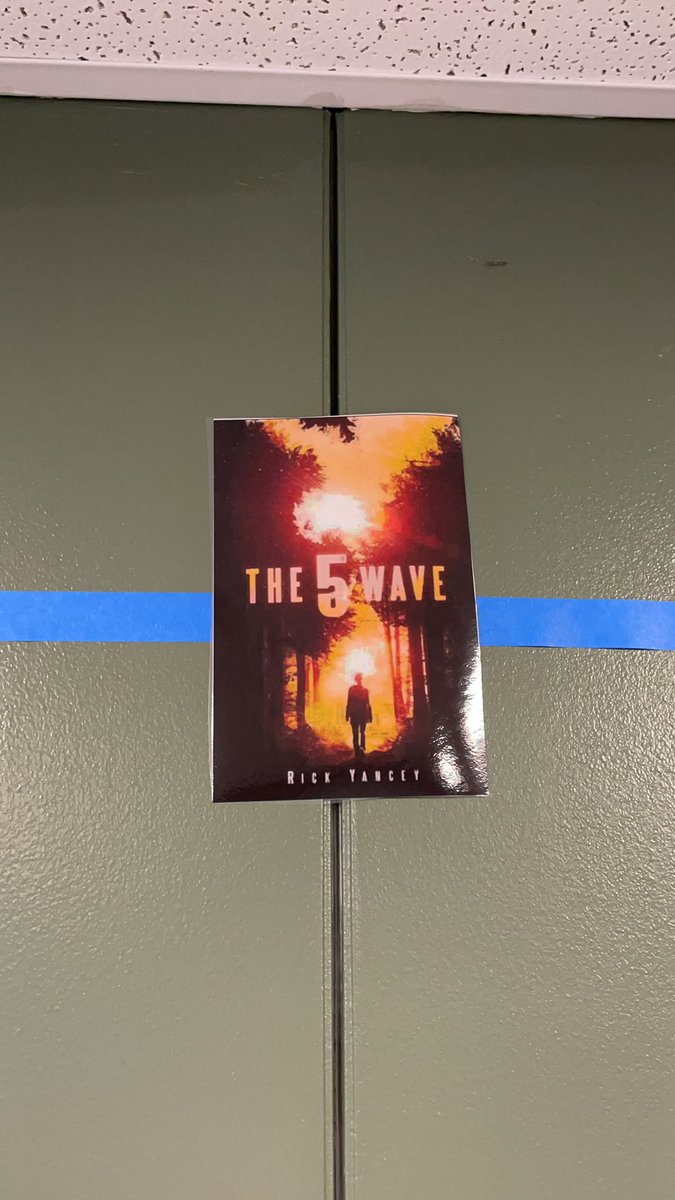downing_gisa's tweet photo. We have a WINNER!! After weeks of talking about the books and figuring out what would work best, we have come to “The 5th Wave” as the winner. https://t.co/ctU2BiBuBy