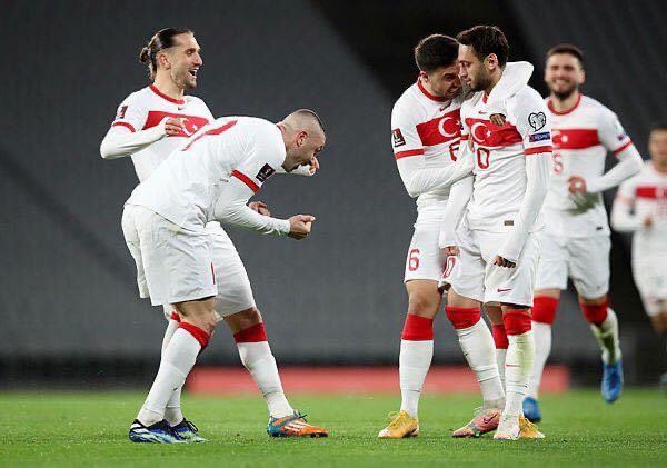 Milli Futbol Takımımızı Hollanda karşısında aldığı harika galibiyet nedeniyle tebrik ederiz. Şenol Güneş ve talebeleri bize müthiş bir gece yaşattı.🇹🇷🇹🇷

2022 FIFA Dünya Kupası yolculuğunda başarılar #BizimÇocuklar