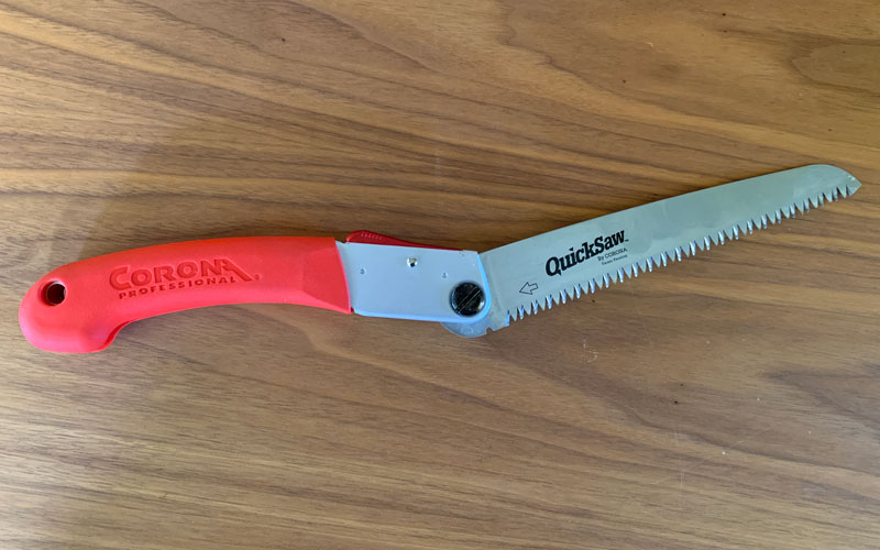 GardenJunkie1's tweet image. The "dual cutting position" of this folding pruning hand saw from @coronatools enables you to make undercuts. Corona QuickSaw - 7-inch Folding Hand Saw (QS 7800): Product Review bit.ly/2YN4Za2 #gpreview #undercuts #pruning #properpruning #diypruning #pruningtools