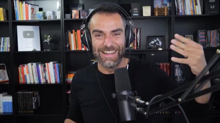 postressinglu's tweet image. VIVA la estrategia del SEORPM y la masterclass que nos preparas tan 🔝 @RomualdFons #crecetube #crecetubelite