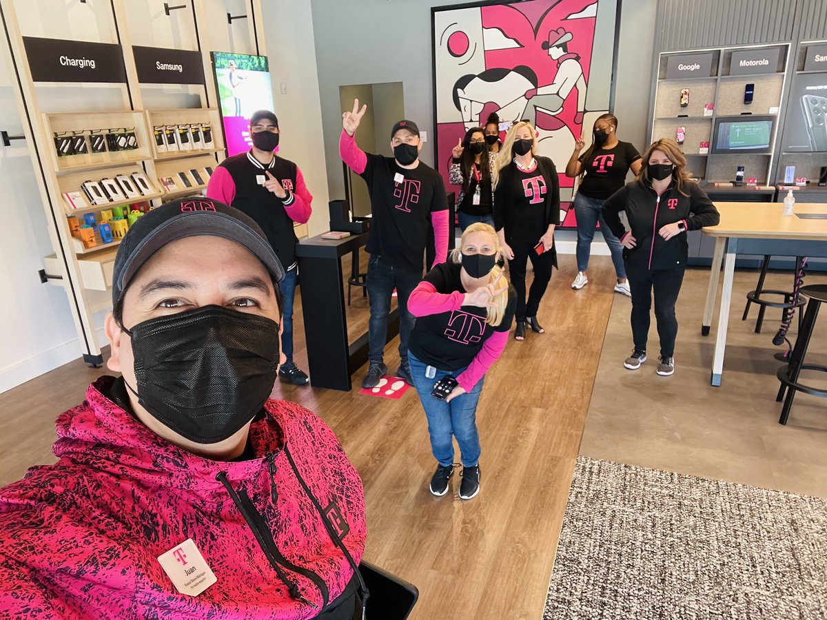 jenny_foss's tweet photo. Thank you @SarahDotter and Adrienna for coming and sharing some insights with our gates of prosper team #makeyourmarkNETXARK @brittheidler @cjgreentx https://t.co/4XX6pqawmS