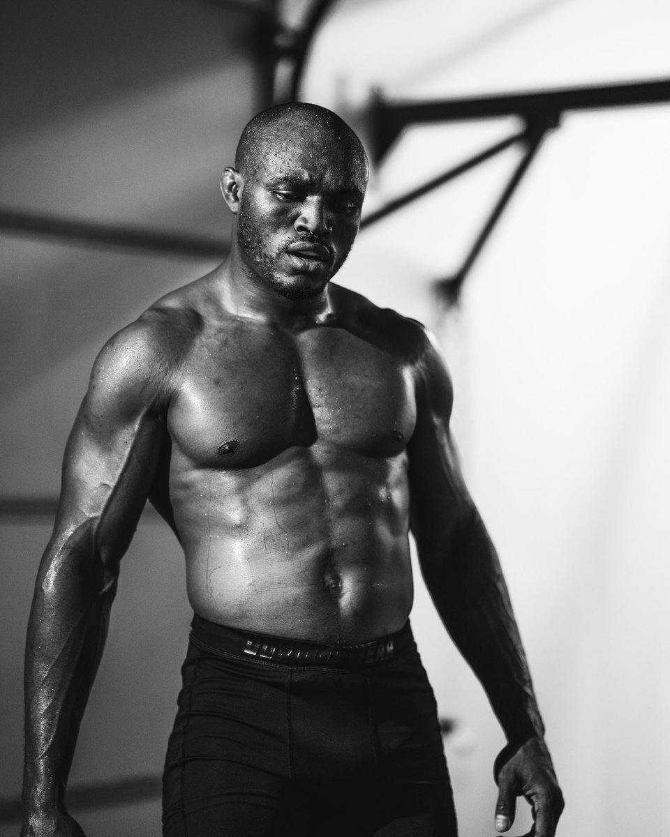 USMAN84kg's tweet photo. There’s always work to be done...
 👊🏿����🤴🏿 #AndStill https://t.co/P9VMunK2RC