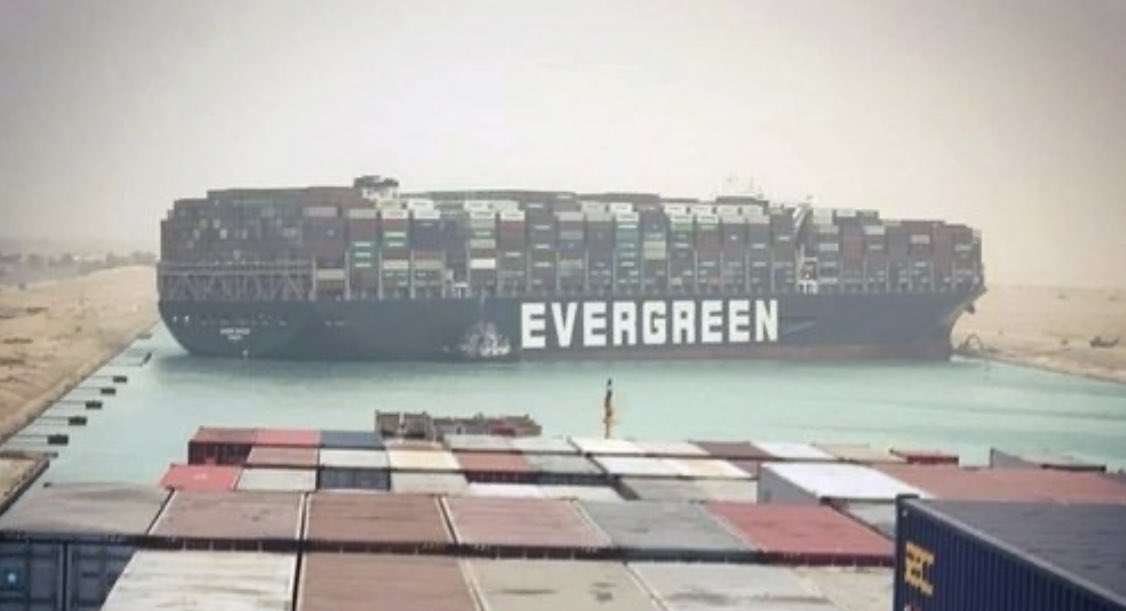 Looks like our tube delivery is going to be late ⛵️ 
#Suez