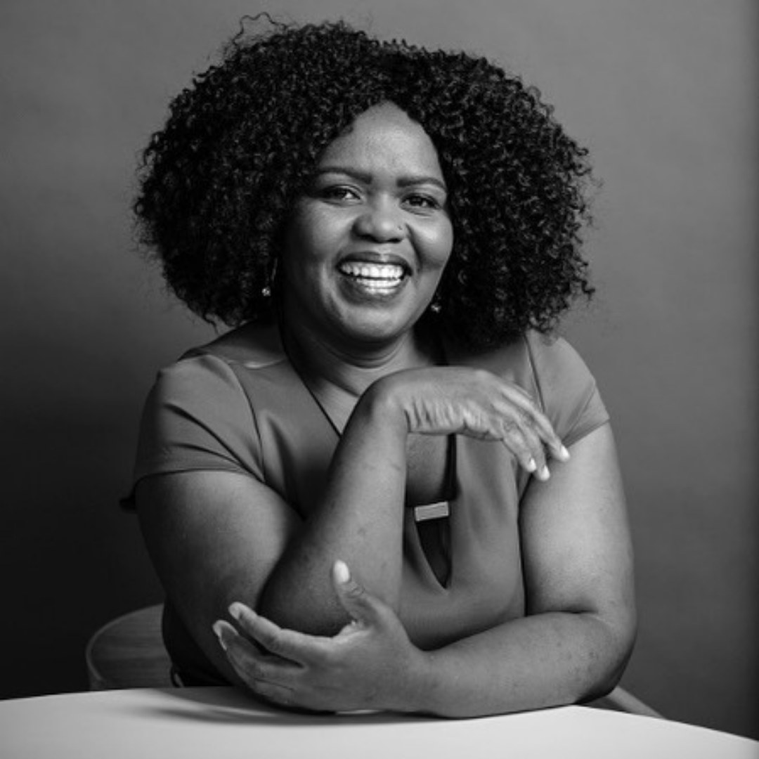 NdiniMedia's tweet photo. Thanks to our #wcw Woman of the week, thousands of girls have built a new understanding of technology and the paths it can lead to 🙌🏾

@BaratangMiya is a South African-based visionary and award winning tech social entrepreneur. [Thread] https://t.co/UoAtgnX3F6