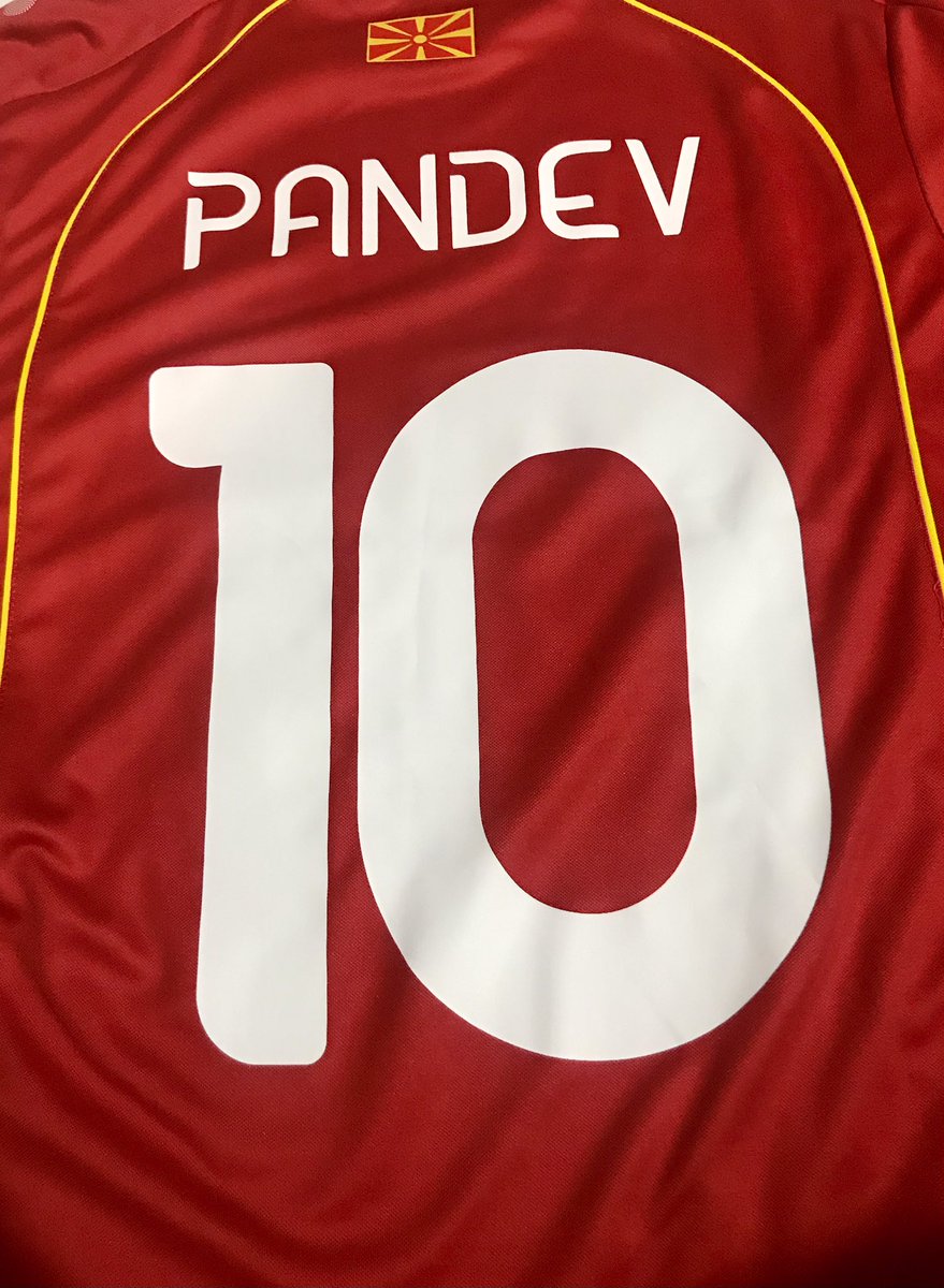 MkDCollection's tweet image. Утре ги започнуваме квалификациите за светско во Букурешт против Романија. 
Дресовите се испратени лично од Гранде Пандев! 
@MacedonianFoot @MacedonianFooty #македонија #macedonia #pandev #goranpandev