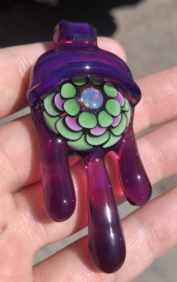 nightwlf_'s tweet photo. drippy boi collab with @ObiWookGlass AVAILABLE $200 shipped https://t.co/sPECgnIovO
