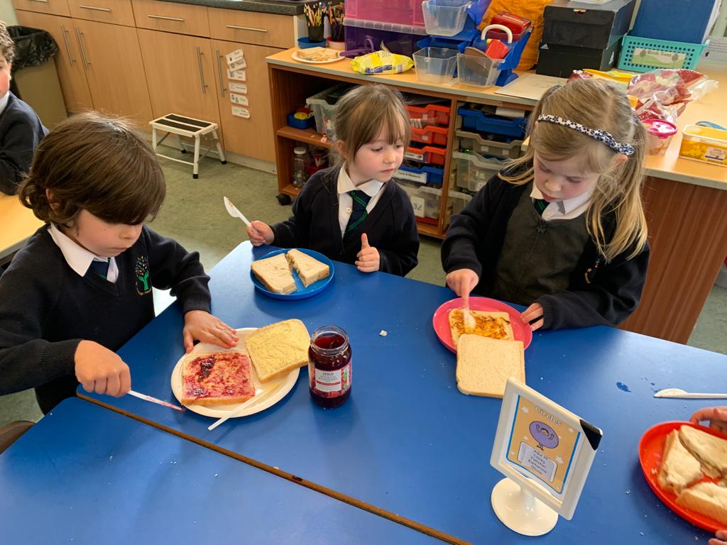 HPSShines's tweet photo. After sequencing instructions on Monday  and writing instructions on Tuesday today the hedgehogs 🦔 followed instructions to make their own sandwich 🥪 yum yum 😋 https://t.co/8VcxFSL8PU