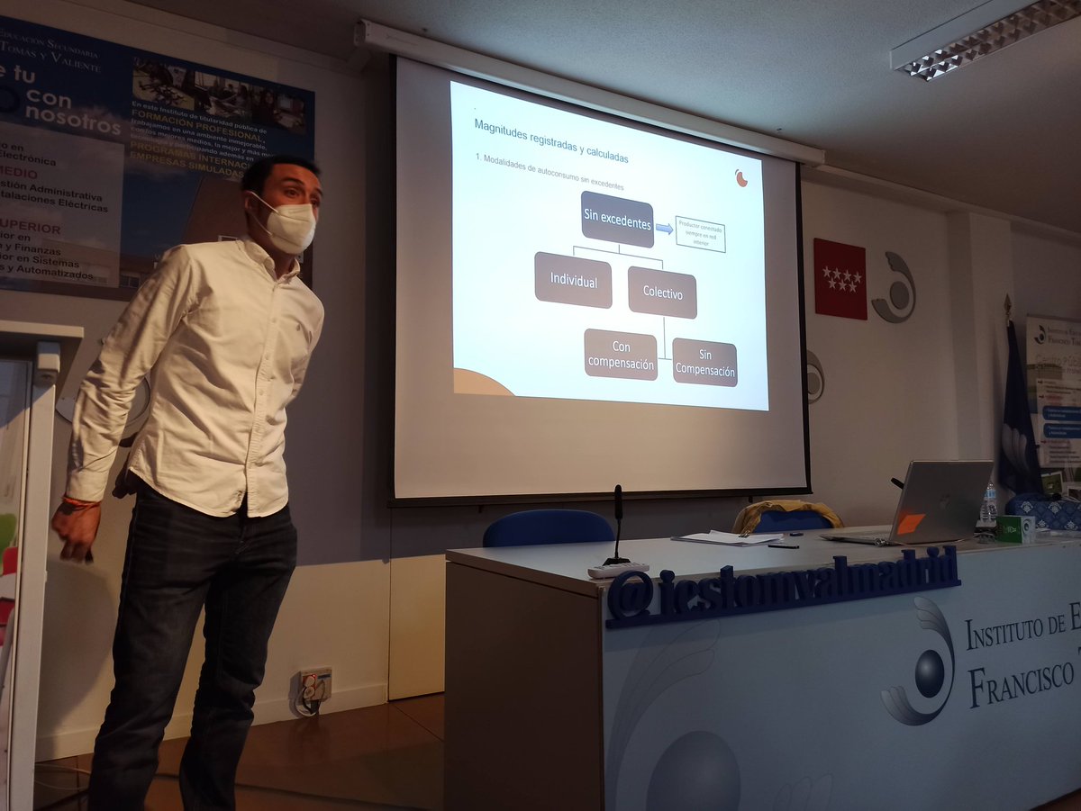 iestomvalmadrid's tweet photo. El exalumno Francisco Javier Gordo impartió una ponencia para los alumnos del Grado Superior el Sistemas Electrotécnicos y Automatizados sobre las medidas y registros que las Empresas Distribuidoras realizan en instalaciones de energía solar fotovoltaica ¡Gracias! https://t.co/ppX9WRDHVM