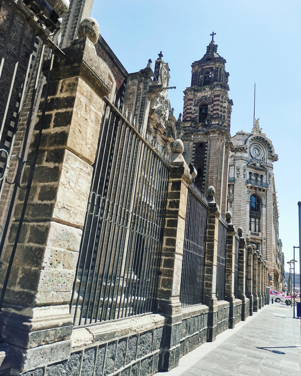 MexTourism's tweet photo. Templo de San Felipe Neri La Profesa.
El 24 de diciembre de 1697, el Papa Inocencio XII, firma la Bula “Ex quo divina Majestas”, con la que se erige a la Pía Unión como Congregación del Oratorio de San Felipe Neri de México.
#turismo #tourism #cdmx #méxico #ciudaddemexico #viaje https://t.co/TMdCbe9LyU