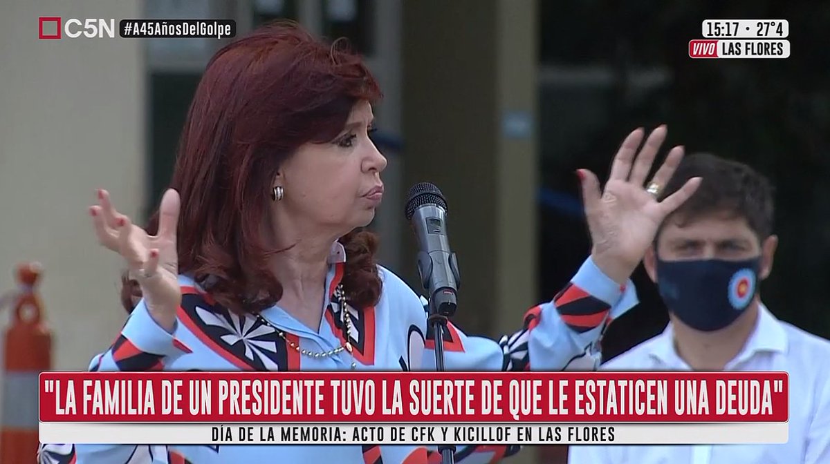 juanpedro1950's tweet photo. Cristina Kirchner en Las Flores: "Saben que hubo un presidente cuya familia había contraído un deuda multimillonaria con la dictadura y la terminaron estatizando, se hicieron los otarios cuando la deuda de ellos la terminamos pagando todos los Argentinos" https://t.co/hM5bsPkinQ