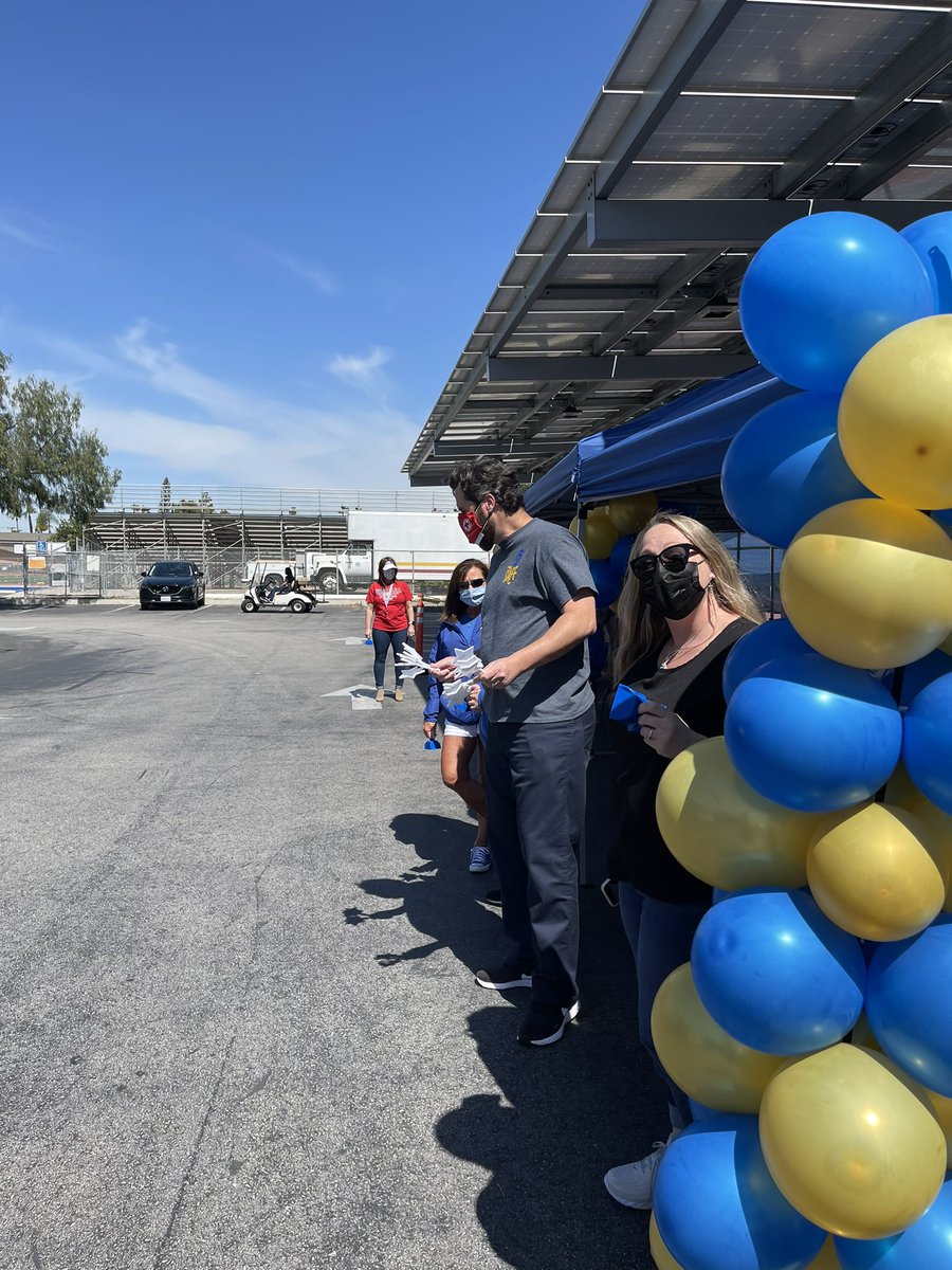FVHS Activities (@fvhsactivities) on Twitter photo Senior sign pick up! Congrats class of 2021!! Thank you <a href="/HBUHSD/">Huntington Beach Union High School District</a> for the signs!! <a href="/DrMorganSmith/">Dr Morgan Smith</a> <a href="/fvasb/">FVHS ASB</a> Senior sign pick up! Congrats class of 2021!! Thank you <a href="/HBUHSD/">Huntington Beach Union High School District</a> for the signs!! <a href="/DrMorganSmith/">Dr Morgan Smith</a> <a href="/fvasb/">FVHS ASB</a>