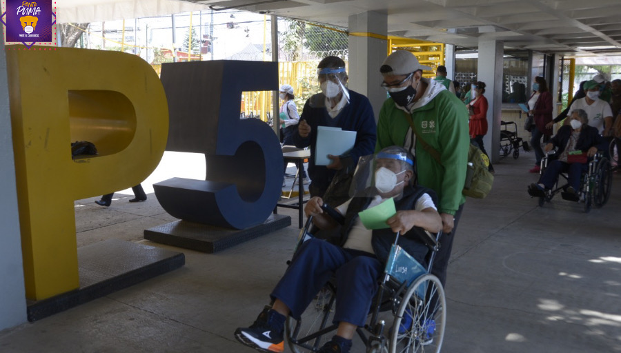 UNAM_MX's tweet photo. Prepa 5, en apoyo al Plan Nacional de Vacunación contra #COVID19. https://t.co/Iy4lNlexYH