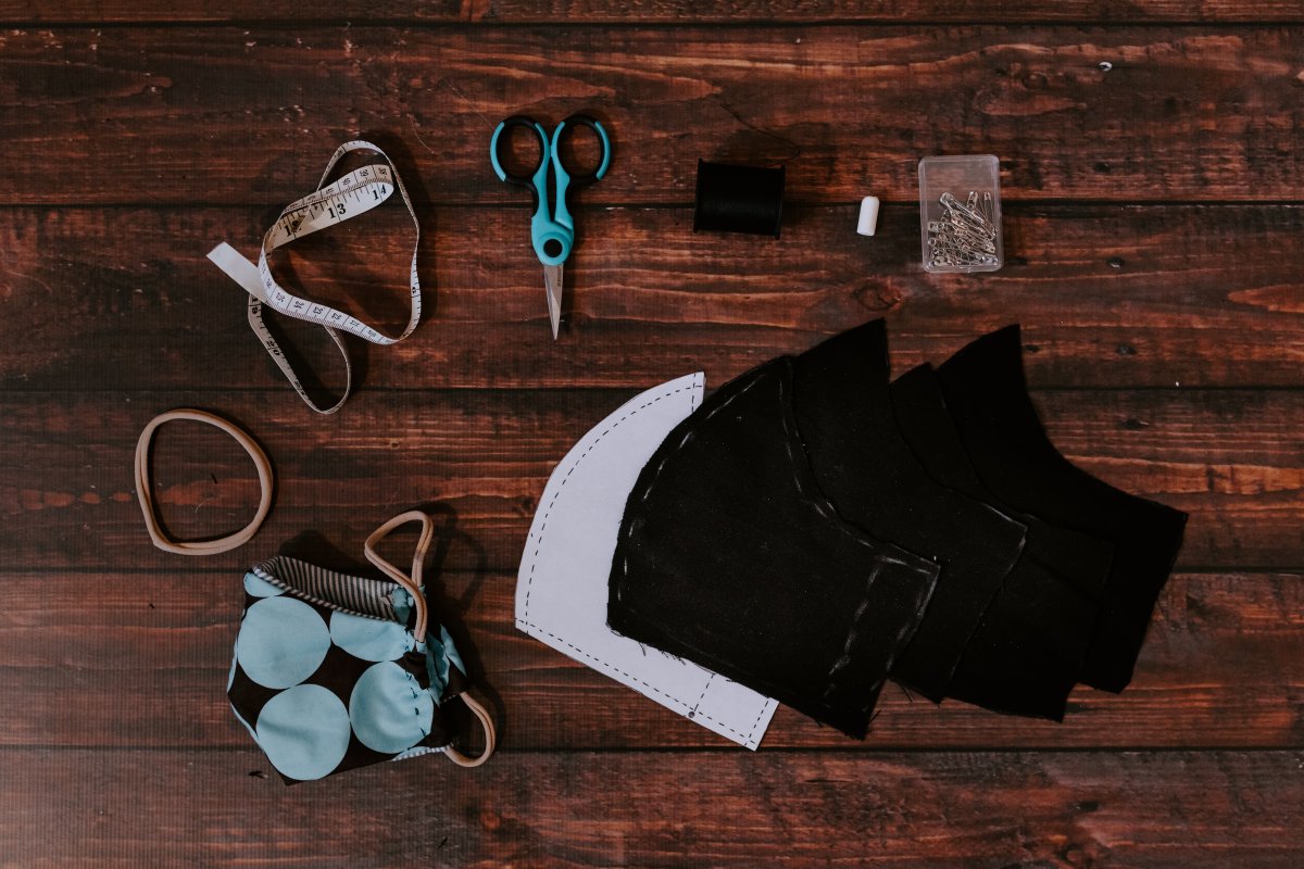 IFSJOB's tweet photo. Part of keeping yourself safe is knowing how to don and doff your PPE and also how to dispose of it properly. Here are some helpful tips: https://t.co/Gm6y0DVvG1 #PersonalProtectiveEquipment #SustainableBusinesssSolutions https://t.co/IWWlHaNC9w