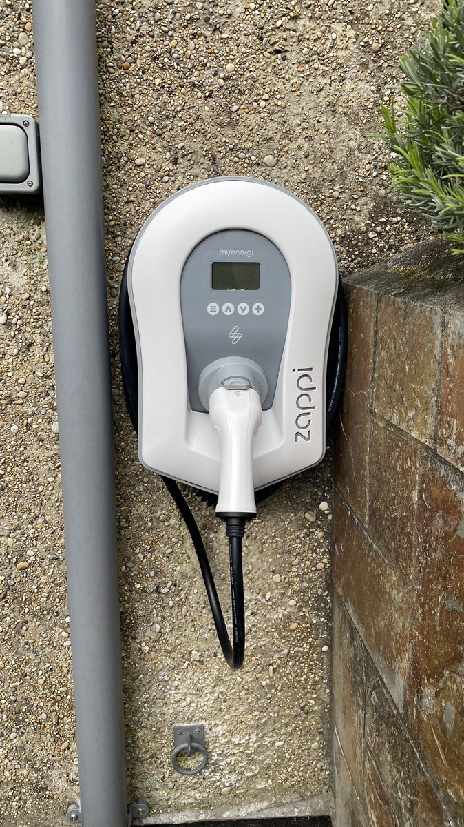 DowrickElec's tweet photo. The first of many #Zappi EV Charger installs for our team. The #Zappi, complete with a #Harvi for wireless monitoring and a #Hub to bring everything together via the @myenergiuk app. All completed under the OLEV/OZEV funding scheme! 🚘⚡️#ProperJob #TopTeam #ProperSparks https://t.co/FfQUCyJ4Pr