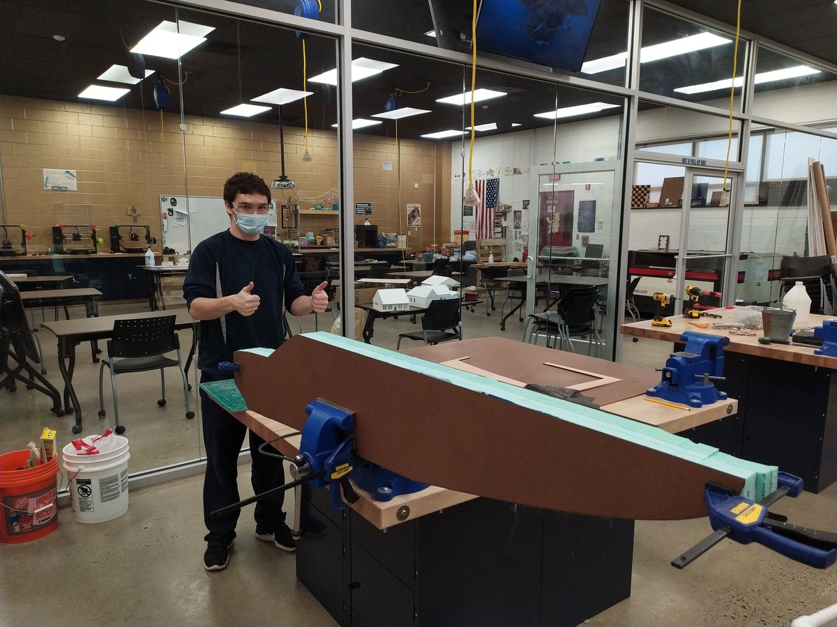 mrdaltonfowler's tweet photo. Anthony is making great progress on his senior capstone! Lab hours are available nearly everyday, sign up! #Engineering #STEM https://t.co/dqknNIplhT