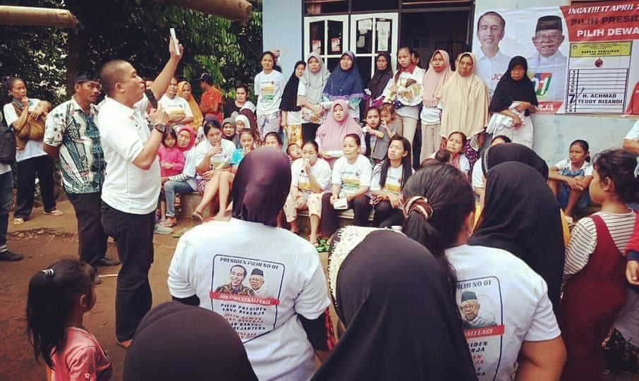 Di suatu masa di masa itu,Tak ada Penyesalan walau Terlupakan.

Turun ke Rumah2 ke Desa2 ke Kampung2 Demi #IndonesiaMaju

#pilpres2019 #pemilu2019 

<a href="/jokowi/">Joko Widodo</a> <a href="/kaesangp/">“kak” Kaesang</a>