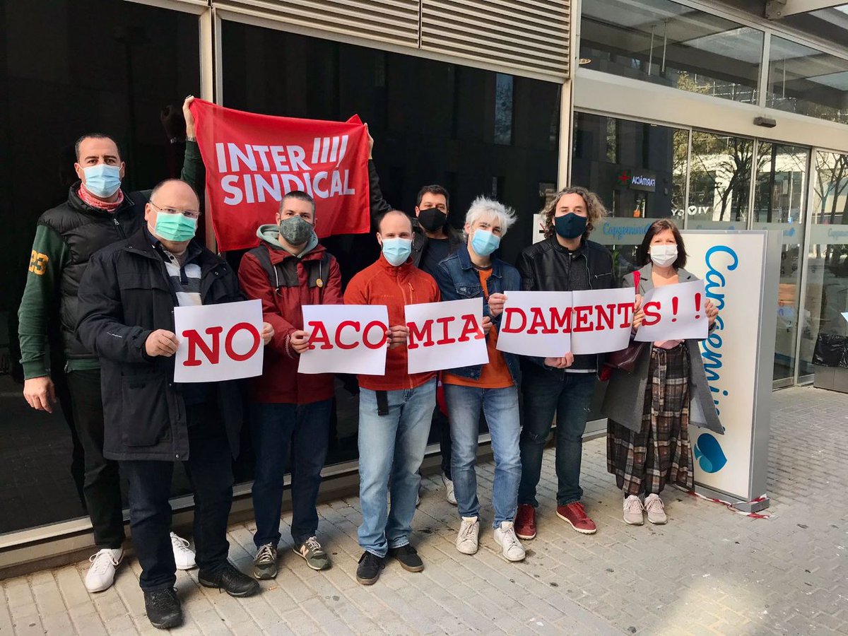 LaIntersindical's tweet photo. Concentració de la secció sindical de la Intersindical a Capgemini de Barcelona @CapgeminiIcsc @InterBarcelones

❌No als acomiadaments! #RepúblicaDeLaGentTreballadora https://t.co/FPTCezaTzC https://t.co/NuXAjMnLik