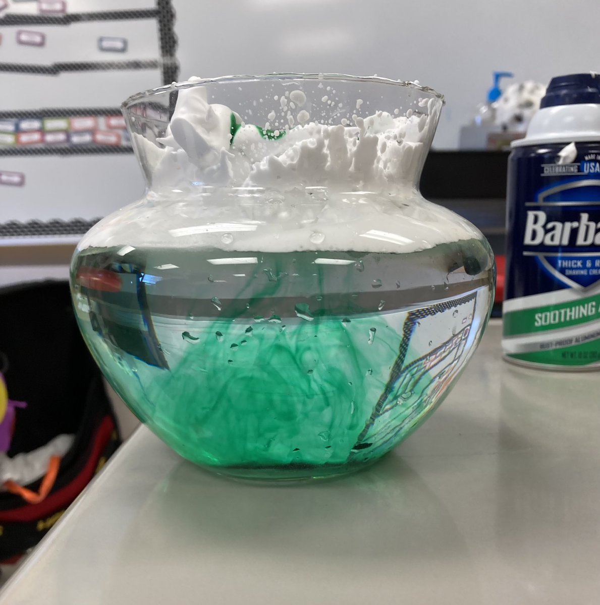 Storytellers153's tweet photo. We are learning about the weather in kindergarten. Yesterday and today we learned about rain and thunderstorms. We did a little experiment to watch what happens when clouds form and turn into rain clouds. @GuffeyElem https://t.co/BnuZM8DMEW