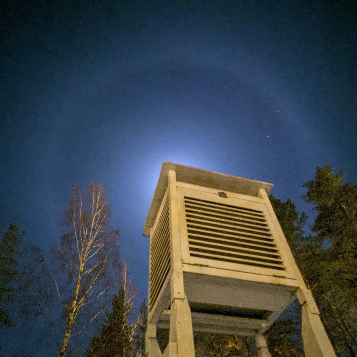 Kuun 22° halorengas havaittu klo 21:20 Suomen aikaa.