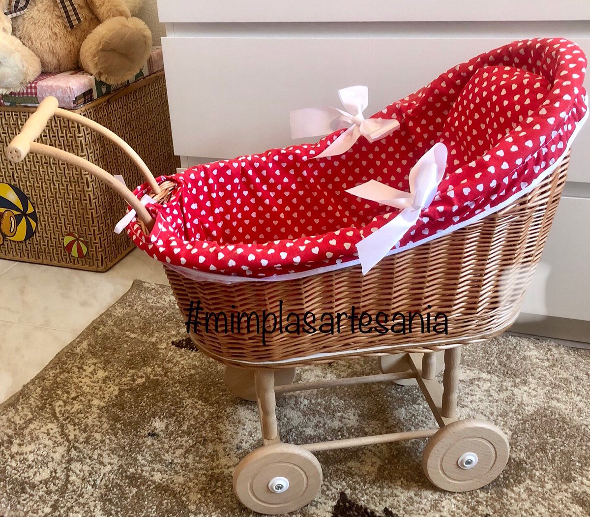 MimPlas's tweet photo. Carrito para muñecas, un juguete estupendo para los más pequeños, pues estimulan su imaginación y les motiva a moverse por la casa. 🥰🥰

Fabricación artesanal. 

✅ https://t.co/anrTmcQAmZ

#carro #carrito #carritos #bebes #bebé #niños #babyroom #babygirl https://t.co/XEKbdt0C6x