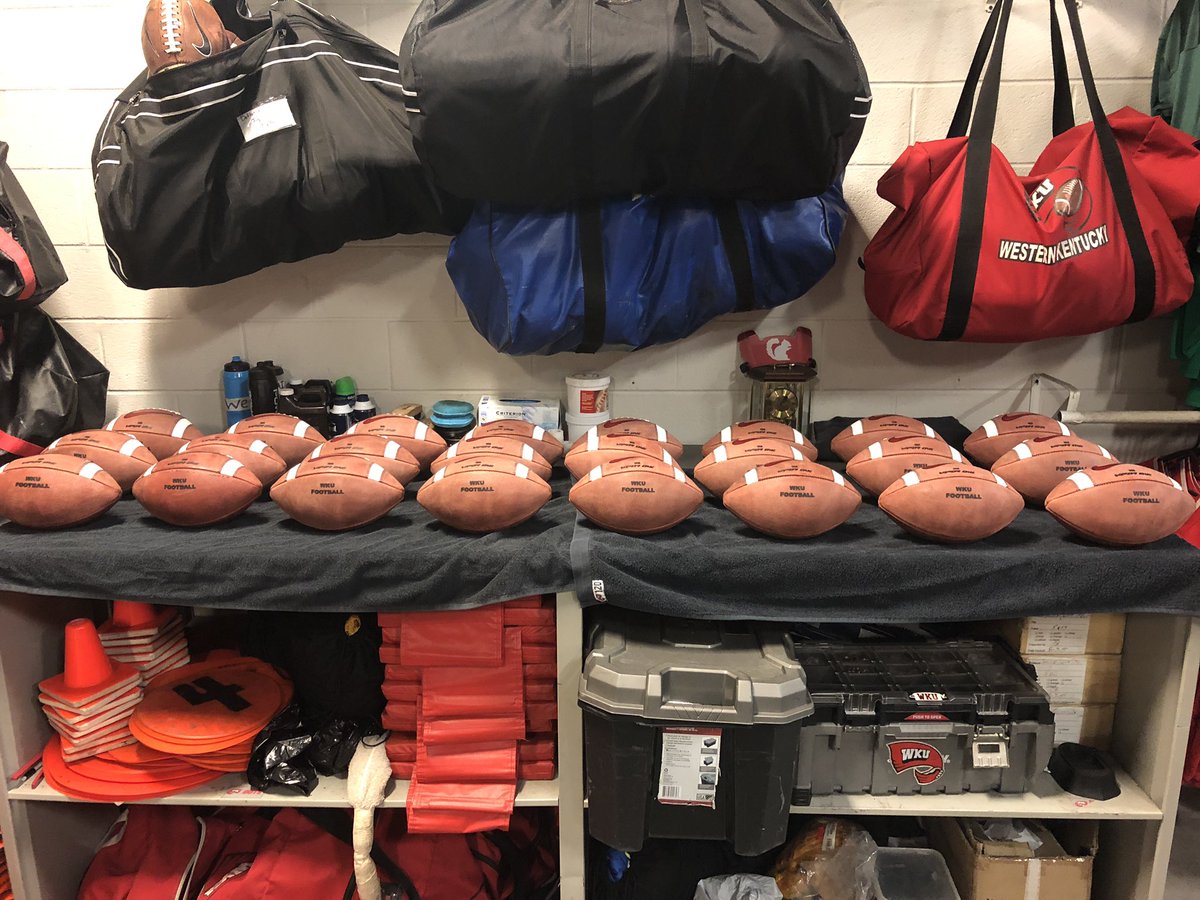 Mcclinthawk98's tweet photo. Got a big project going on! I will be posting pictures of the process! #GoTops https://t.co/0qF1OuUu0E