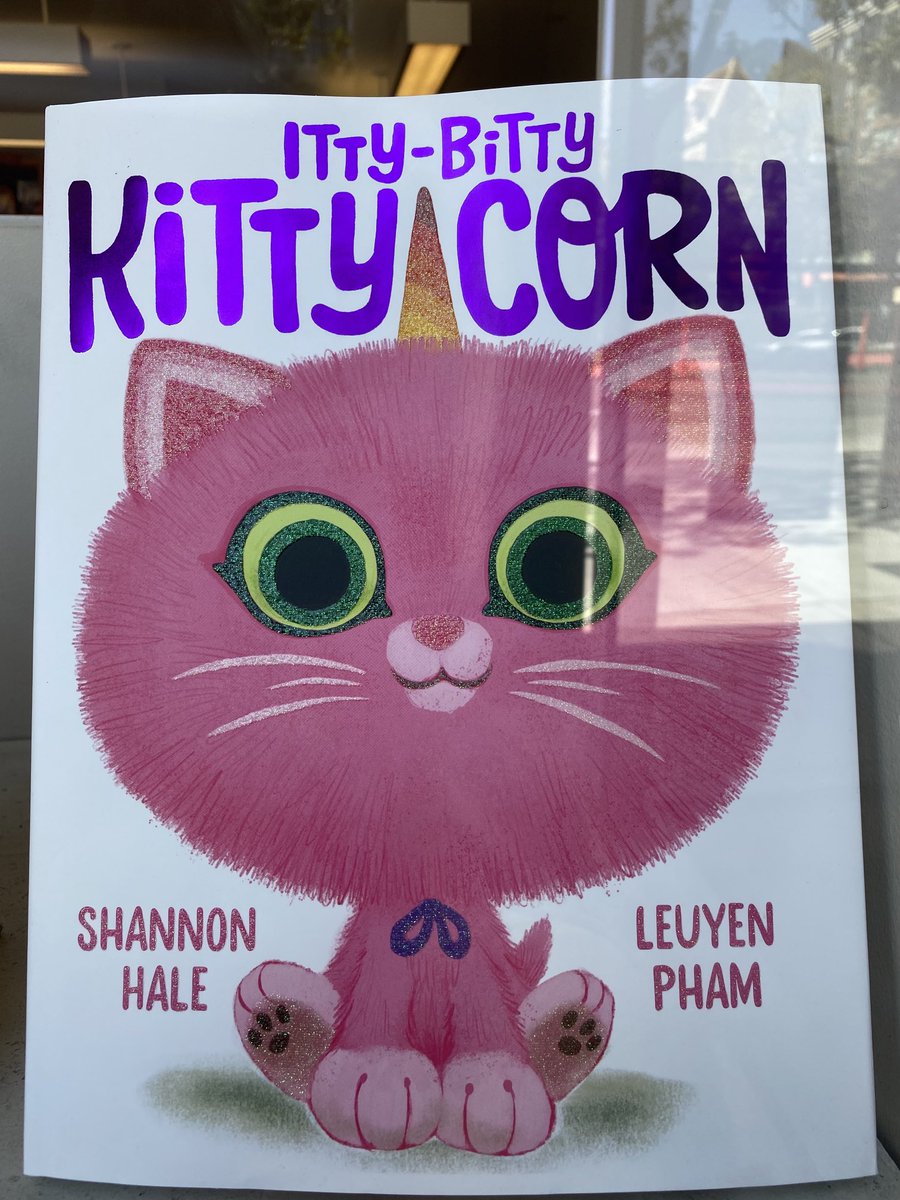JenniferNorris2's tweet photo. Loving these two new books that are bookending the window at #OperaPlaza Books Inc. Clearly big eyes are the thing. ⁦@BooksIncEvents⁩ #bigeyes #illustration #childrensbooks https://t.co/5j9ZcY2LRW