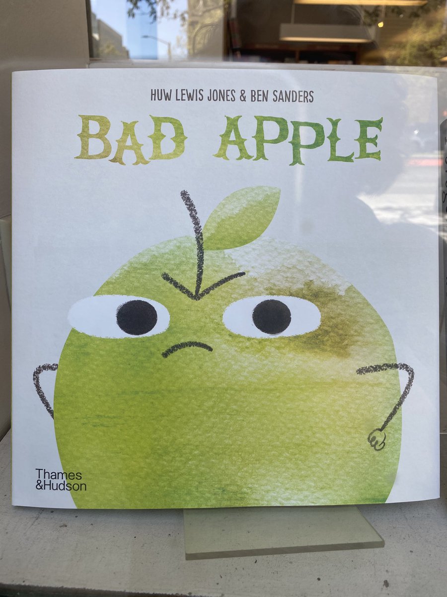 JenniferNorris2's tweet photo. Loving these two new books that are bookending the window at #OperaPlaza Books Inc. Clearly big eyes are the thing. ⁦@BooksIncEvents⁩ #bigeyes #illustration #childrensbooks https://t.co/5j9ZcY2LRW