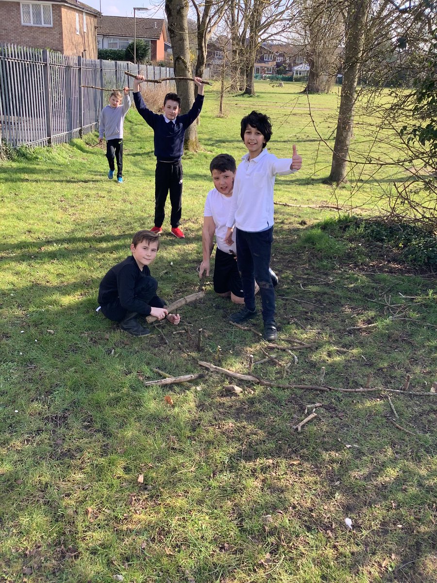 WalshCEJunior's tweet photo. Year 5 started their programme of Forest School style learning this week. Great weather added to the excitement of activities in our woodland area. I think the smiles say it all... #OutdoorLearning #DevelopingResilience @GuildfordDBE @schoolsallexcel https://t.co/mMKYFkUV9z