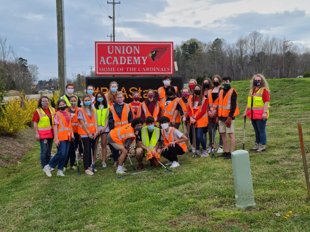 UAcharterschool's tweet photo. 24 HS students and 3 teachers collected 19 bags of trash on MLK, Jr between Hwy. 84 and Goldmine. #keepncclean #uaserves @NCDOT_Piedmont @NCDOT_Triad @JZUAHS https://t.co/p7aPsi47SC