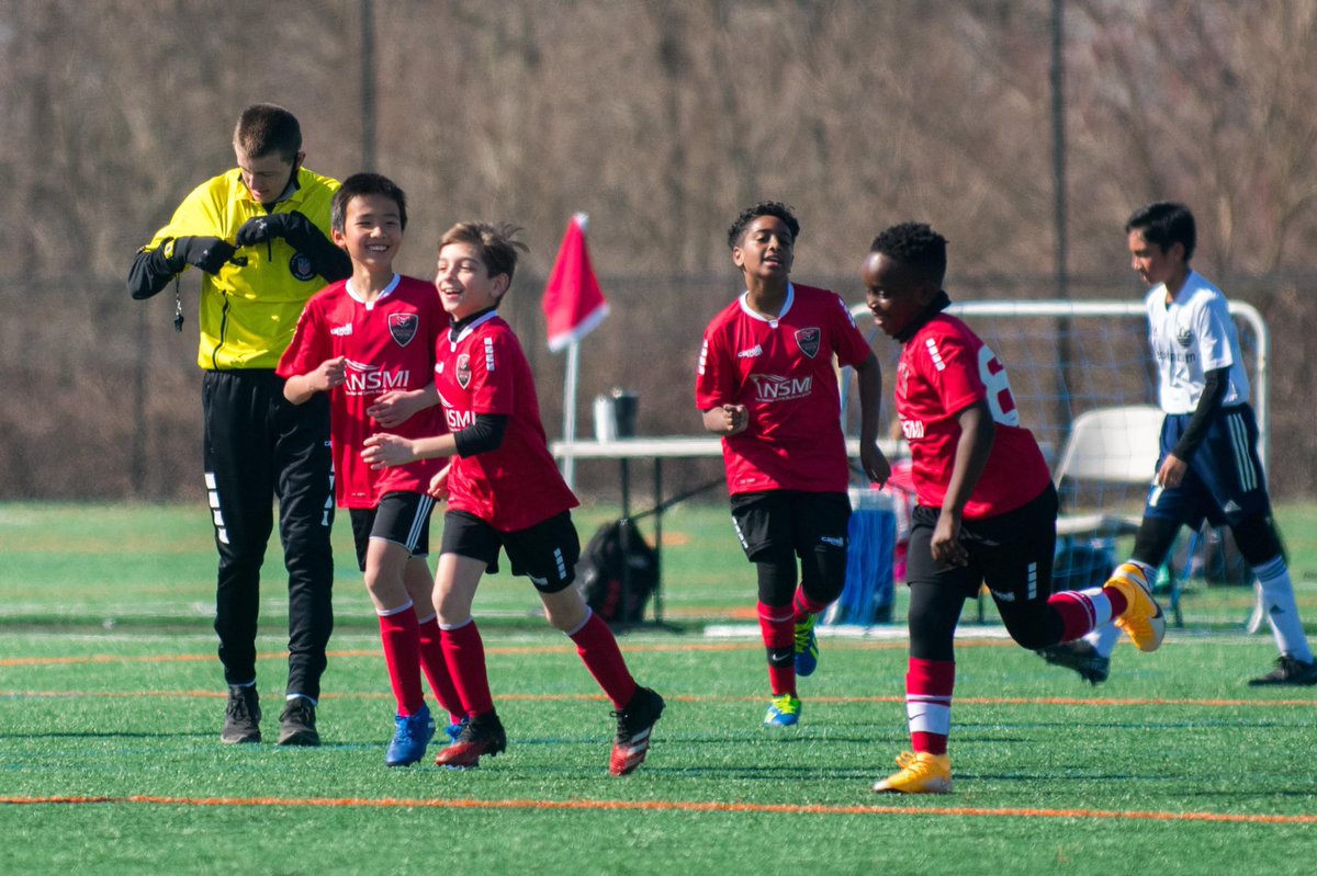 10bblack's tweet photo. @loudounsc #RepTheRed https://t.co/gyjctsjTZh