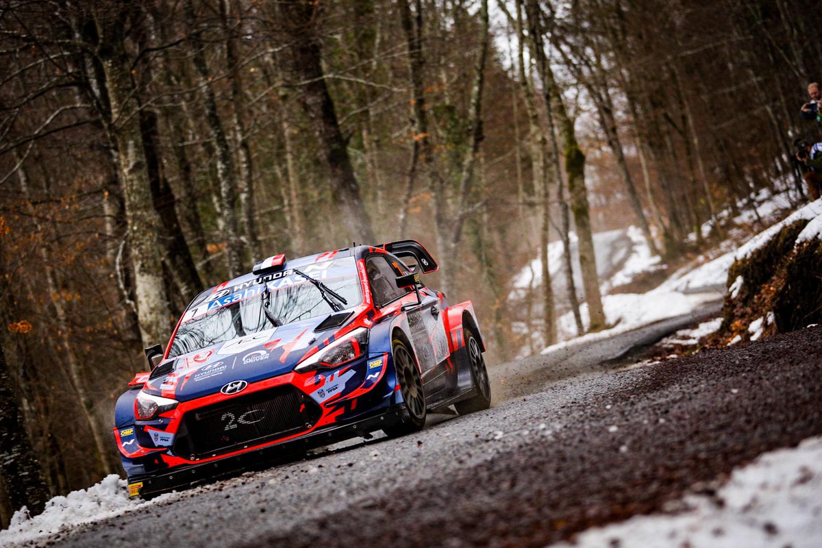 rallye054's tweet photo. 🔴 [#WRClive] @PL_Loubet au départ du Rally Sanremo avec sa Hyundai i20 Coupé WRC pour préparer le @croatia_rally 🛠🇭🇷

#WRC2021 - #RallySanremo - #WRCCRO - #CroatiaRally https://t.co/e4fg489PHU