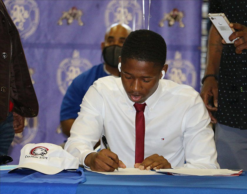 BhamCitySchools's tweet photo. Congratulations to our diligent BCS scholar-athletes from Ramsay High School who recently signed letters of intent. #bcsstrong #RamsayRams #ramsayhigh https://t.co/PzA8wjoe9N