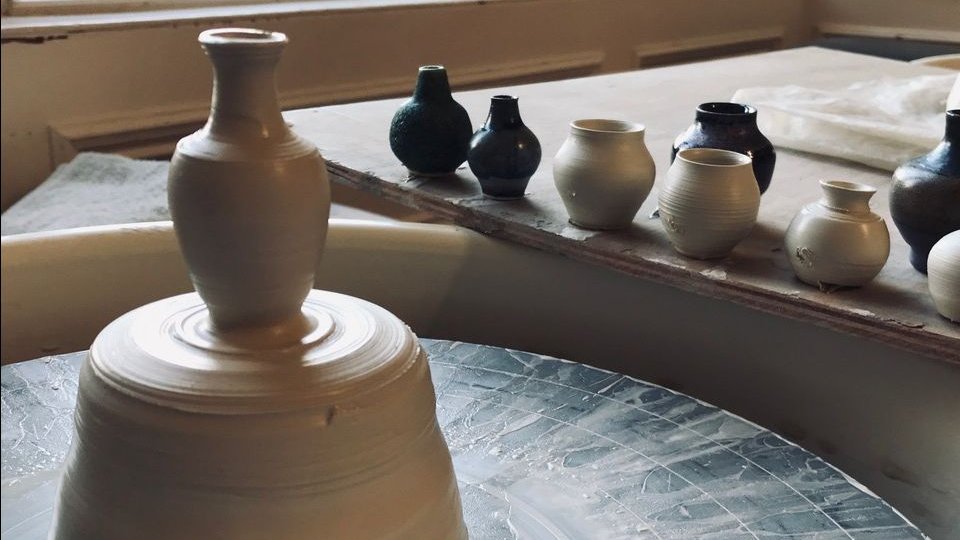AppliedArtsScot's tweet photo. #RethinkingOurRhythms #32:
* #Ceramicist #FranMarquis's Voices of Makers blog
* Pinguli Puppets talk @BritishArts' #HeritageFuturePast, 29-31/03/21
* Peer to Peer Co-Mentoring d/line 01/04/21
* 3 x #AASMembers monthly Zoom Coffee Mornings, now in #Fife!
https://t.co/AzqY7v27LO https://t.co/V5IIZ0yVog