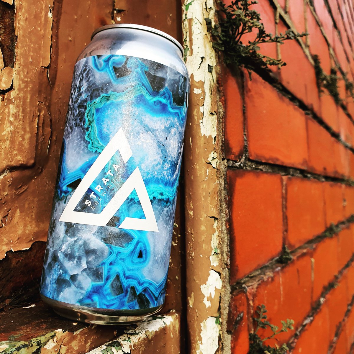 TapSelectBar's tweet photo. More @stratabrewco - Thalweg's back, but now in cans!

THALWEG (4%)
Session pale brewed here in Lancashire with Cascade and Idaho 7 hops

Order online for free Thursday/Saturday local delivery - https://t.co/UmIybvlwyl https://t.co/qN1QsKXyow