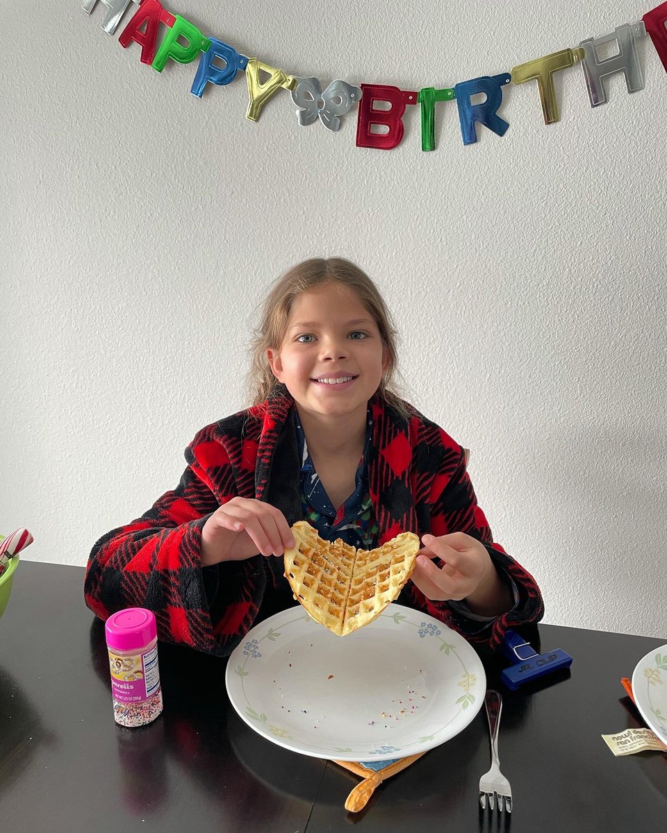 LeviArap's tweet photo. Somebody’s 11! How did that happen?! This camping-loving, creative big sister is having a fun-filled spring break birthday!! https://t.co/uvva8qFdSn
